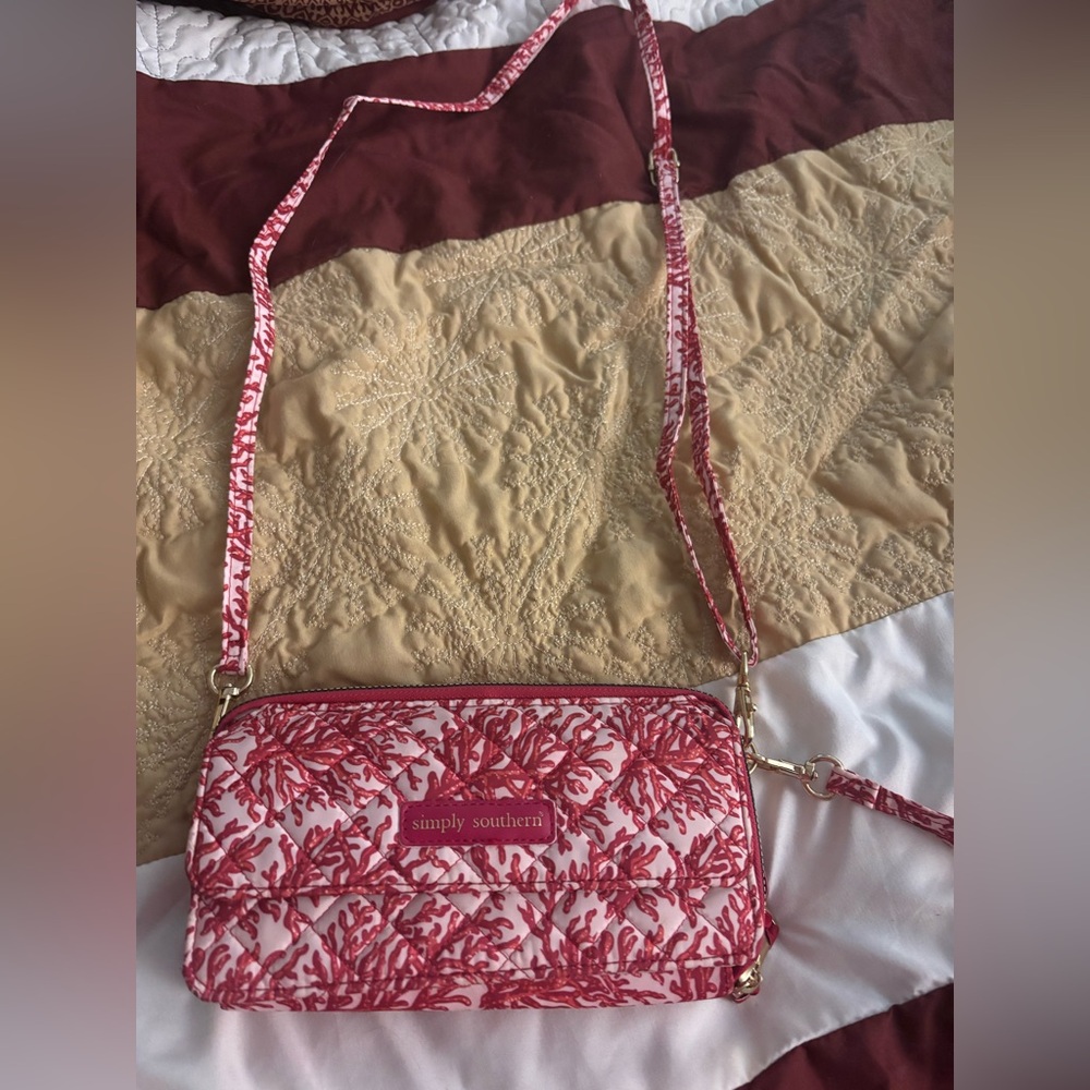 Simply Southern wallet purse 👜 
Great condition, used a few times
Smokefree